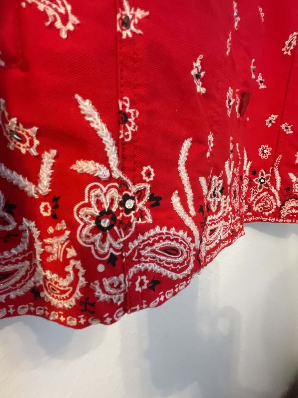 Quacker Factory Red Bandana Print Embellished Jacket Size L Rhinestone - Picture 3 of 7